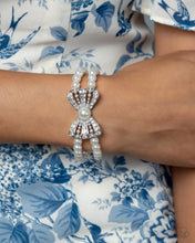 Load image into Gallery viewer, Complete Look - White Pearl Set