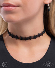 Load image into Gallery viewer, Daisy Love - Choker
