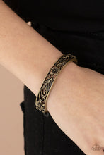 Load image into Gallery viewer, Hawaiian Essence - Brass

