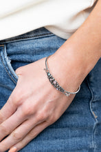 Load image into Gallery viewer, IRIDESCENT BRACLET
